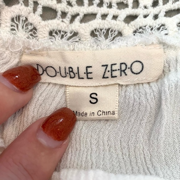 Double Zero crop tank top with lace neckline, size S - Picture 4 of 4